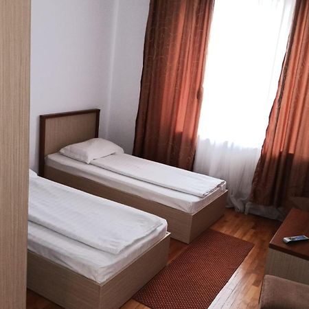 Hotel Posada Râmnicu Vâlcea Esterno foto