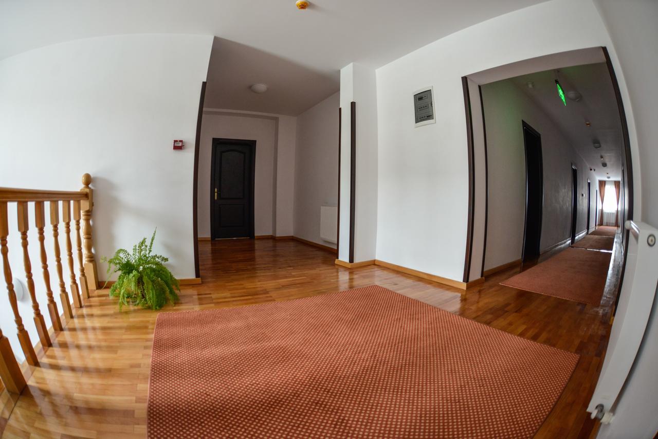 Hotel Posada Râmnicu Vâlcea Esterno foto
