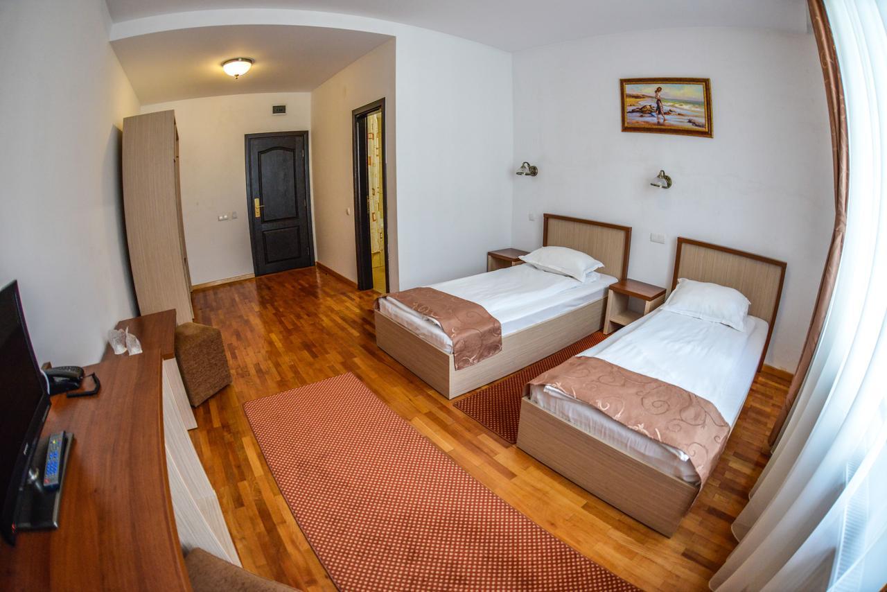 Hotel Posada Râmnicu Vâlcea Esterno foto