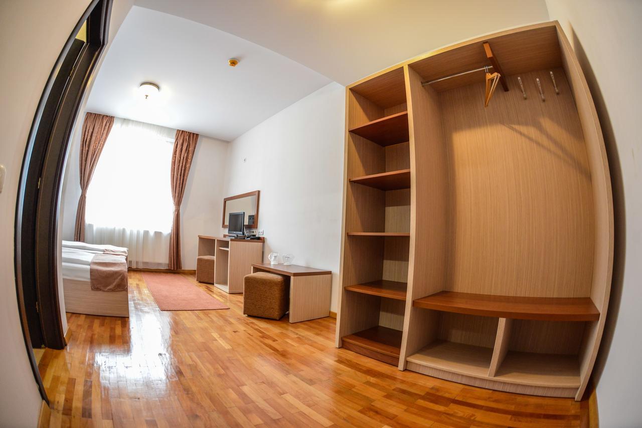 Hotel Posada Râmnicu Vâlcea Esterno foto