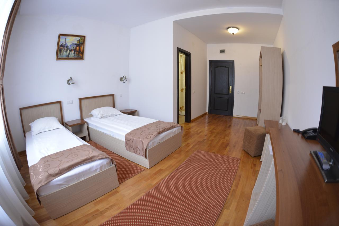 Hotel Posada Râmnicu Vâlcea Esterno foto
