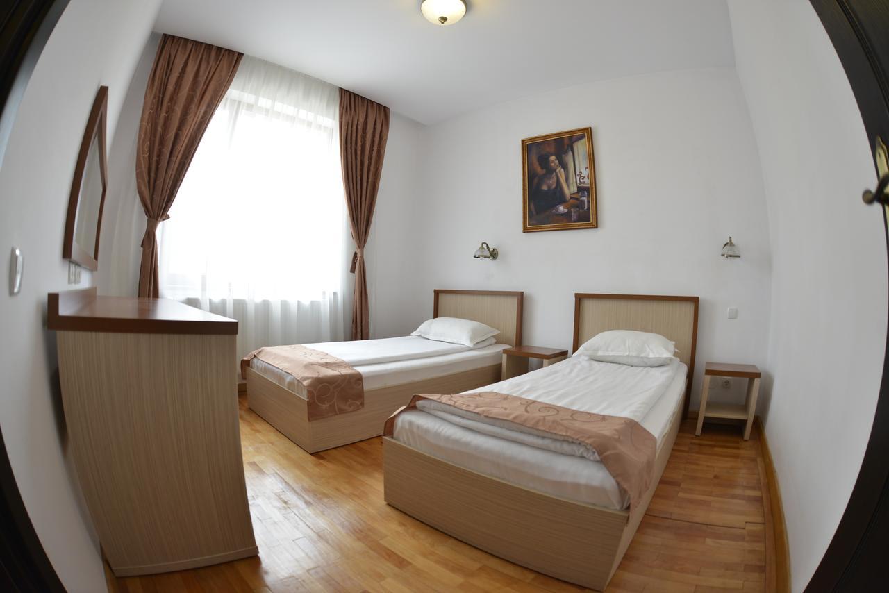 Hotel Posada Râmnicu Vâlcea Esterno foto